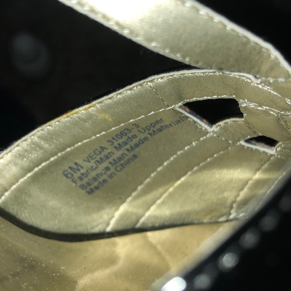 Heels - Picture 3 of 6